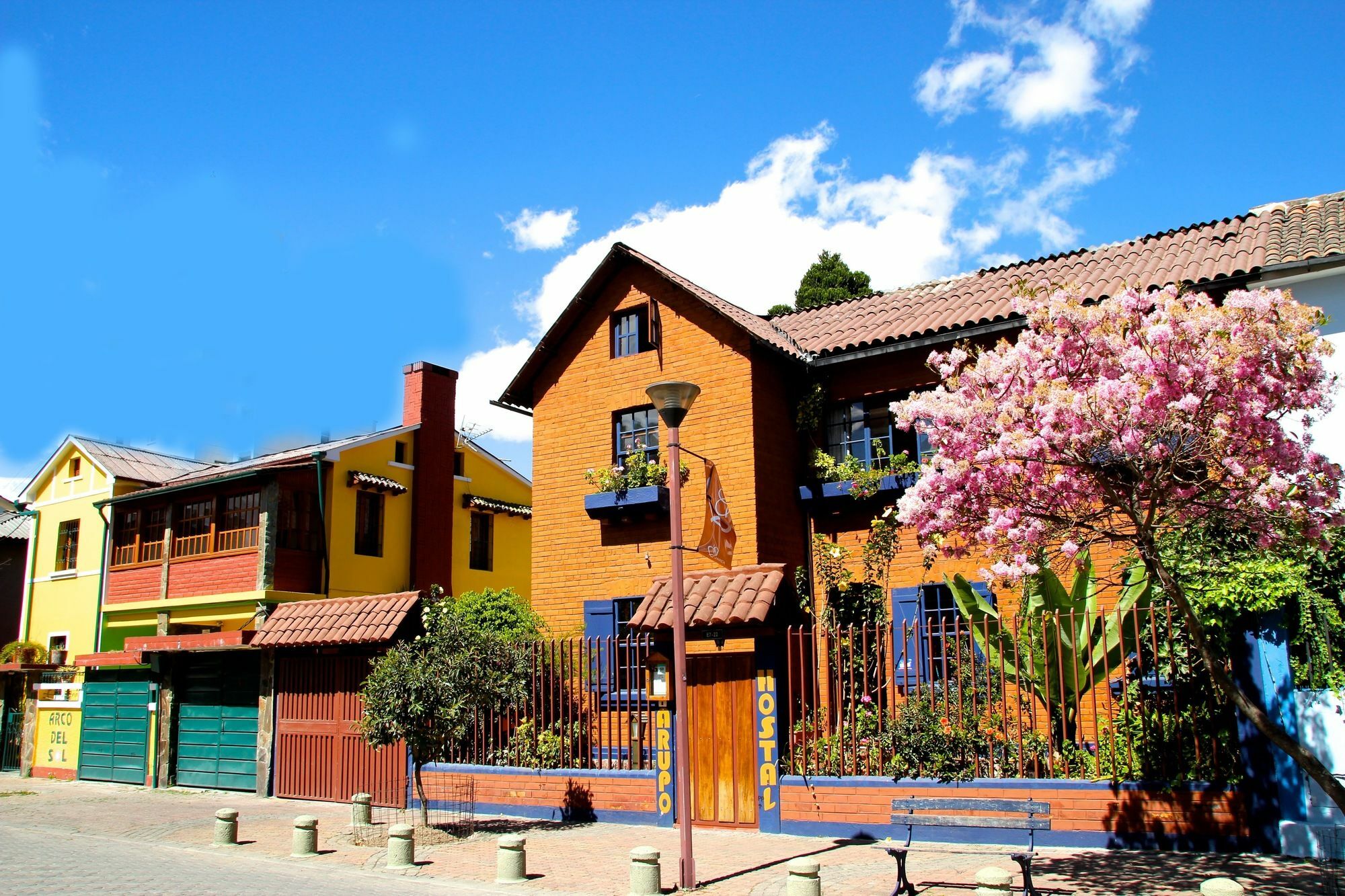 Casa Del Arupo Vandrarhem Quito Exteriör bild